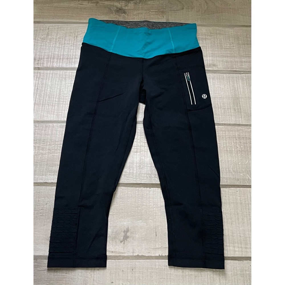 Lululemon Water Bound Crop ‎ Leggings Black/Blue Tropics Women's Size 6 UPF 50+